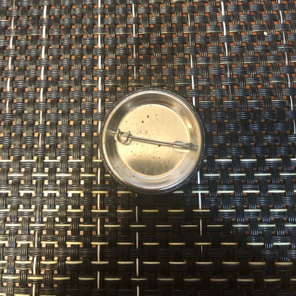 Pre Loved David Bowie Labyrinth Button Pin - Picture 3 of 3